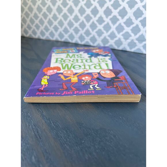 Mrs. Beard is Weird by Dan Gutman Paperback Book Pre-Loved - Picture 4 of 6